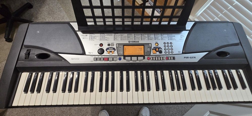 YAMAHA PSR-GX76 KEYBOARD & STAND