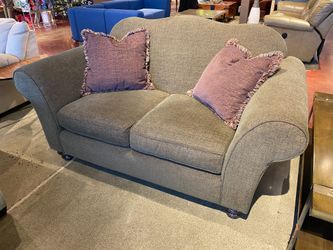SIMPLE DESIGN Loveseat with Rolled Arms and Accent Pillows