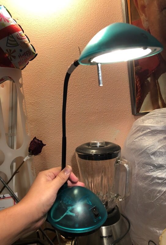 Desk lamp