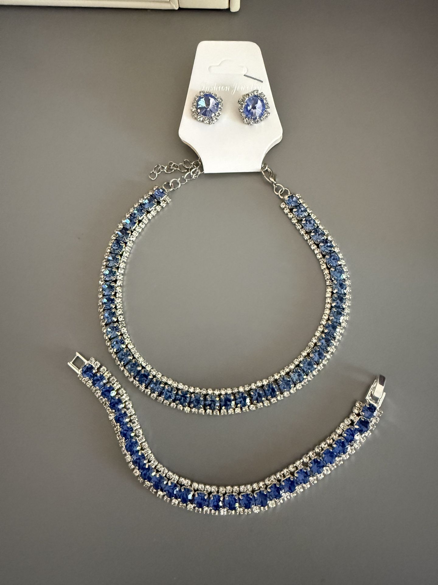 Women’s blue and silver jewelry set