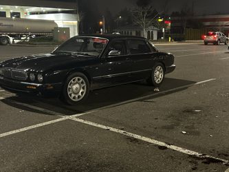 2000 Jaguar XJ8 Vanden Plaz Supercharged Low Miles 