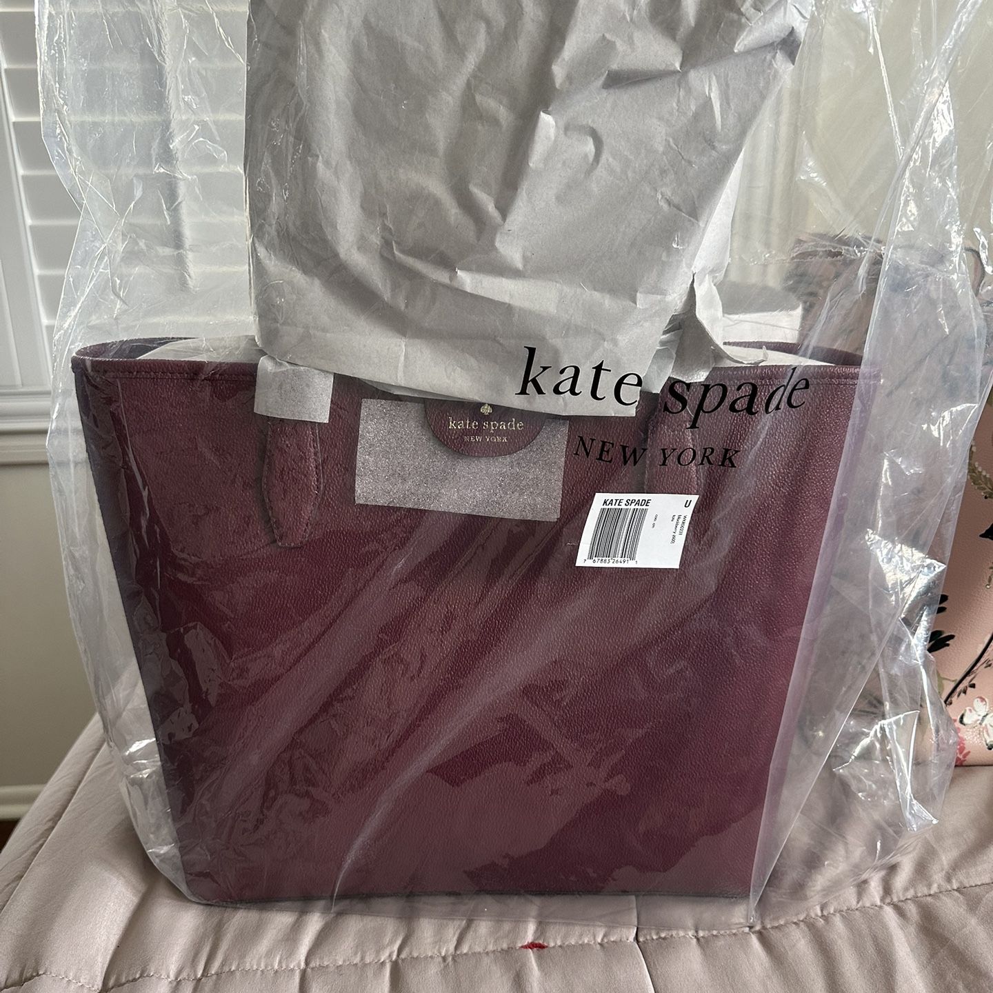 Kate Spade Sam Icon Intarsia Heart Faux Shearling Small Tote Bag for Sale  in Los Angeles, CA - OfferUp