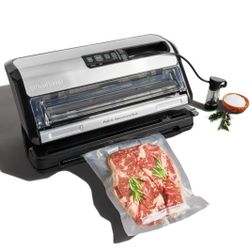 FOODSAVER FM5200 Series 2-in-1 Vacuum Sealing System for Food Preservation