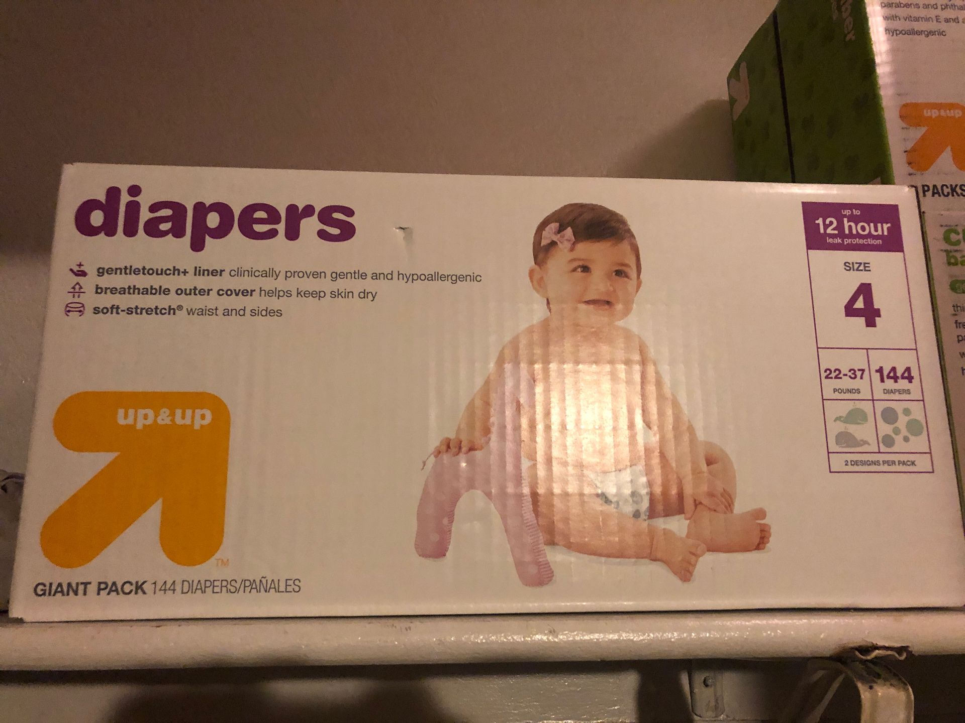 diaper size 4 & 2 pck of whipes
