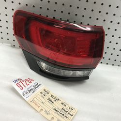 2014 2022 JEEP GRAND CHEROKEE LEFT SIDE TAIL LIGHT OEM