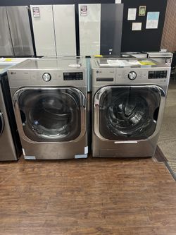 New LG Mega Sized Washer Dryer Set 5.2 cu ft Sale! Excellent!