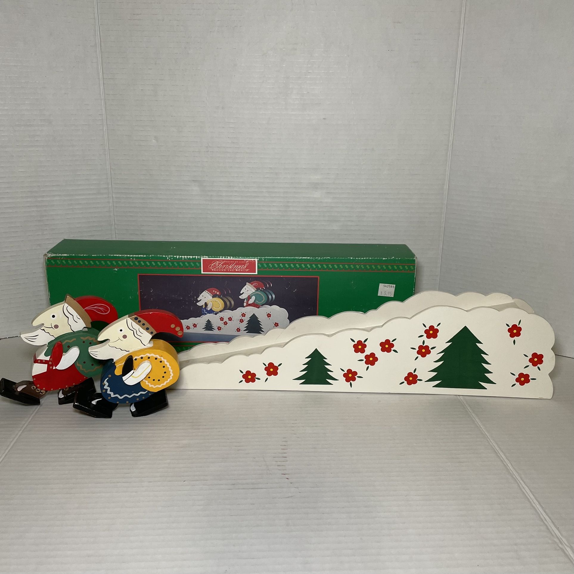 House Of Lloyd Santa’s Ski Slope