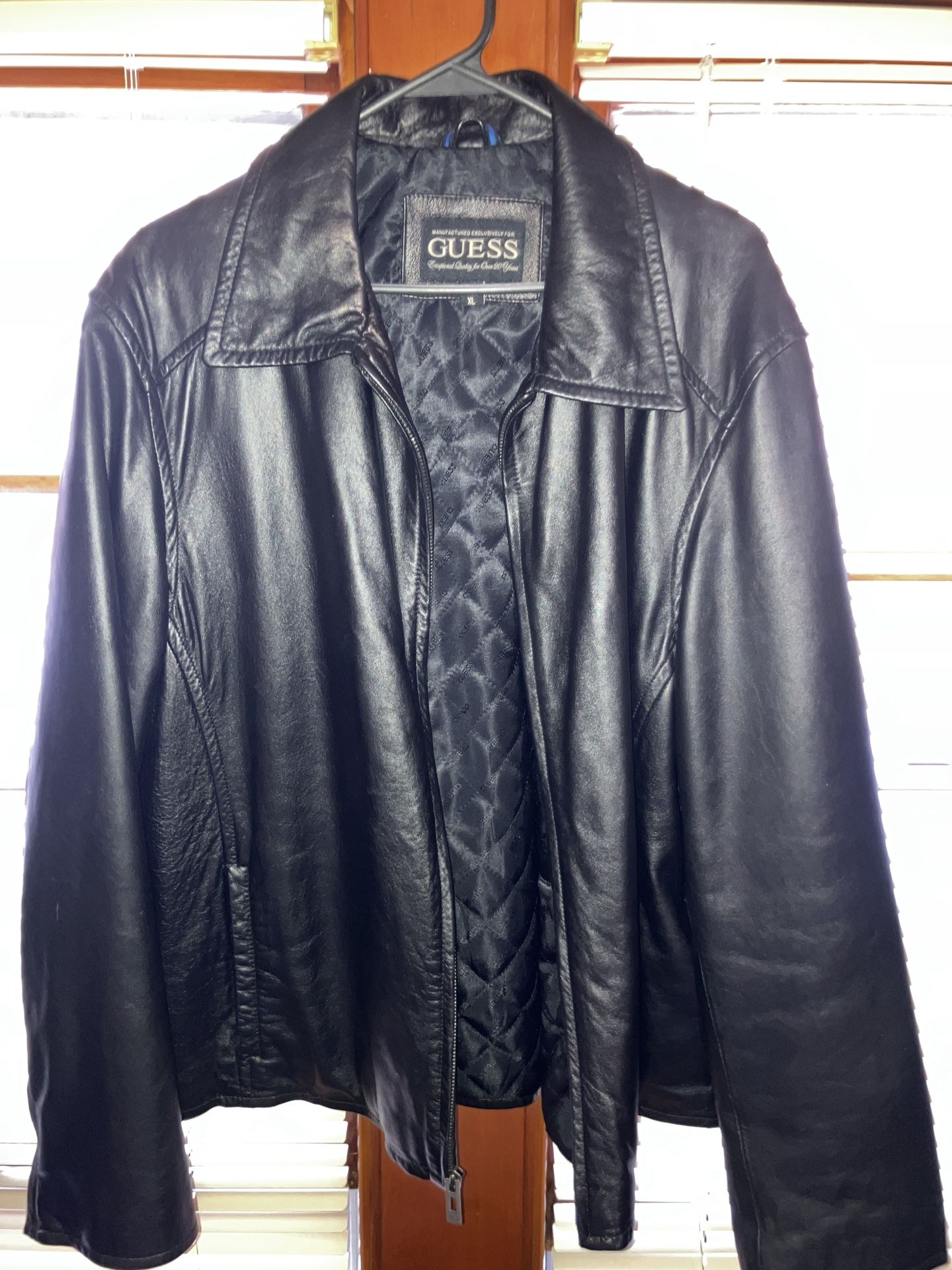 GUESS MENS XL LEATHER JACKET