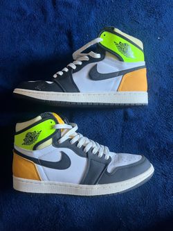 Air Jordan one retro high OG Volt Gold 2021