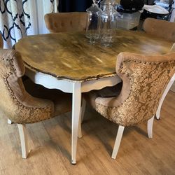 Antique Table . Can Extend But We Do Not Have Middle Piece