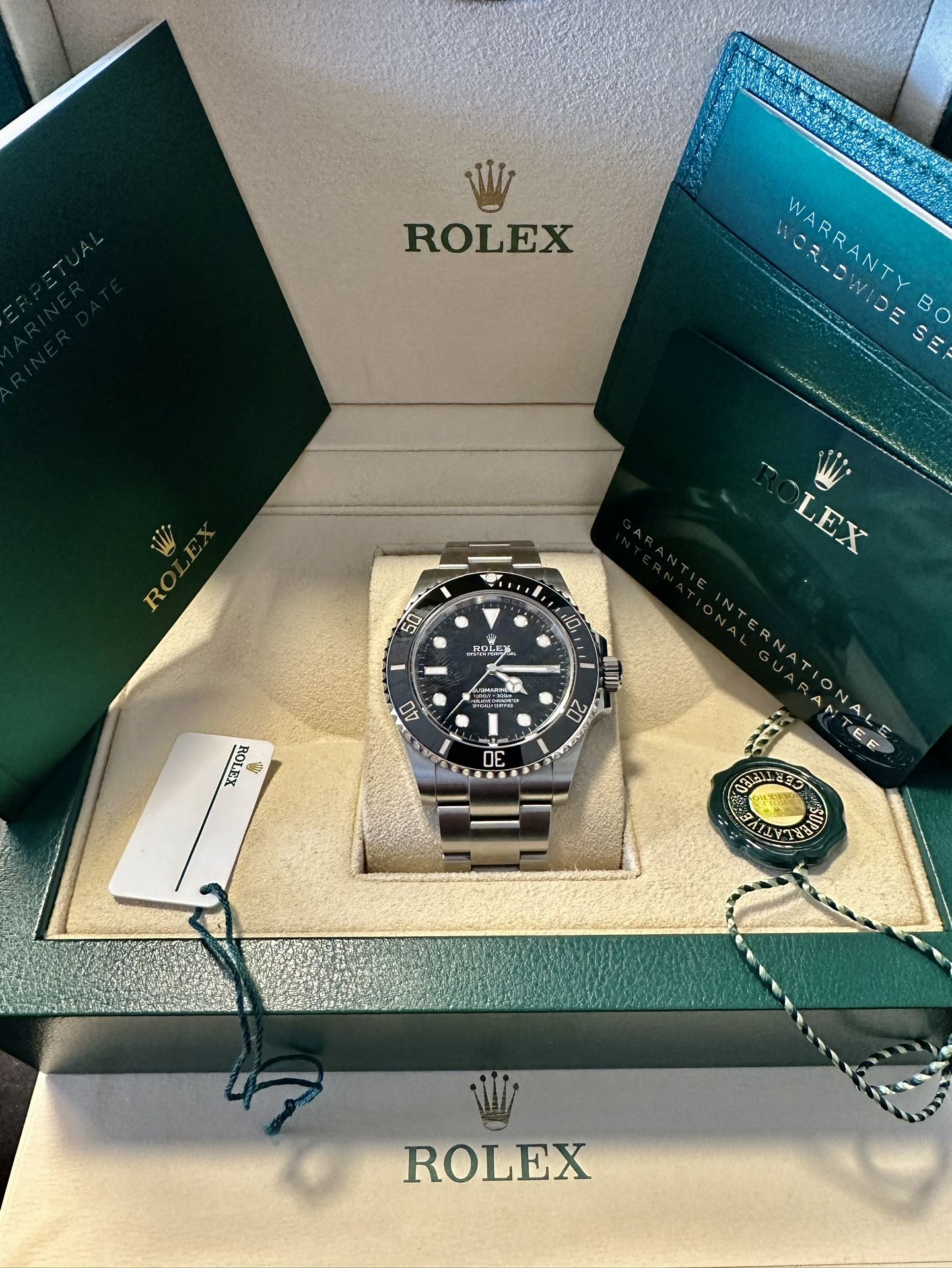 Iconic 2024 ROLEX Submariner No date Full set
