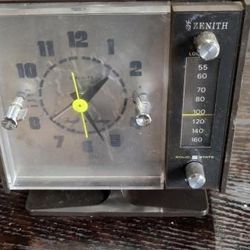 Vintage Zenith Alarm Clock AM Radio