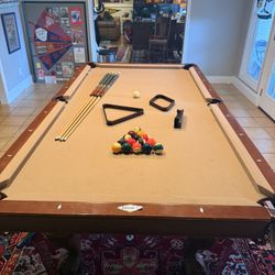 Brunswick Pool Table (97x53)