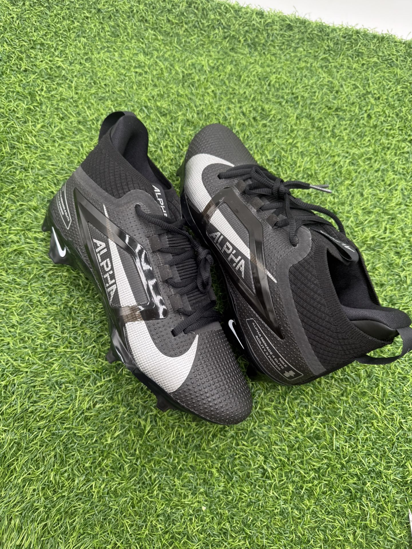 New Nike Alpha Black Football Cleats Size 9.5M