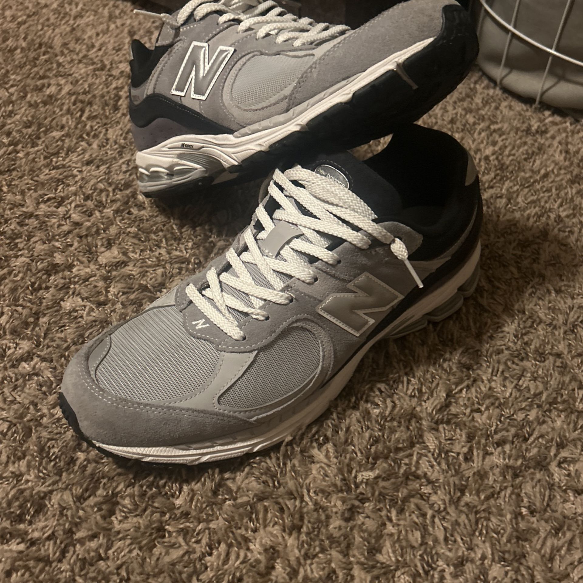 New Balance 2002r