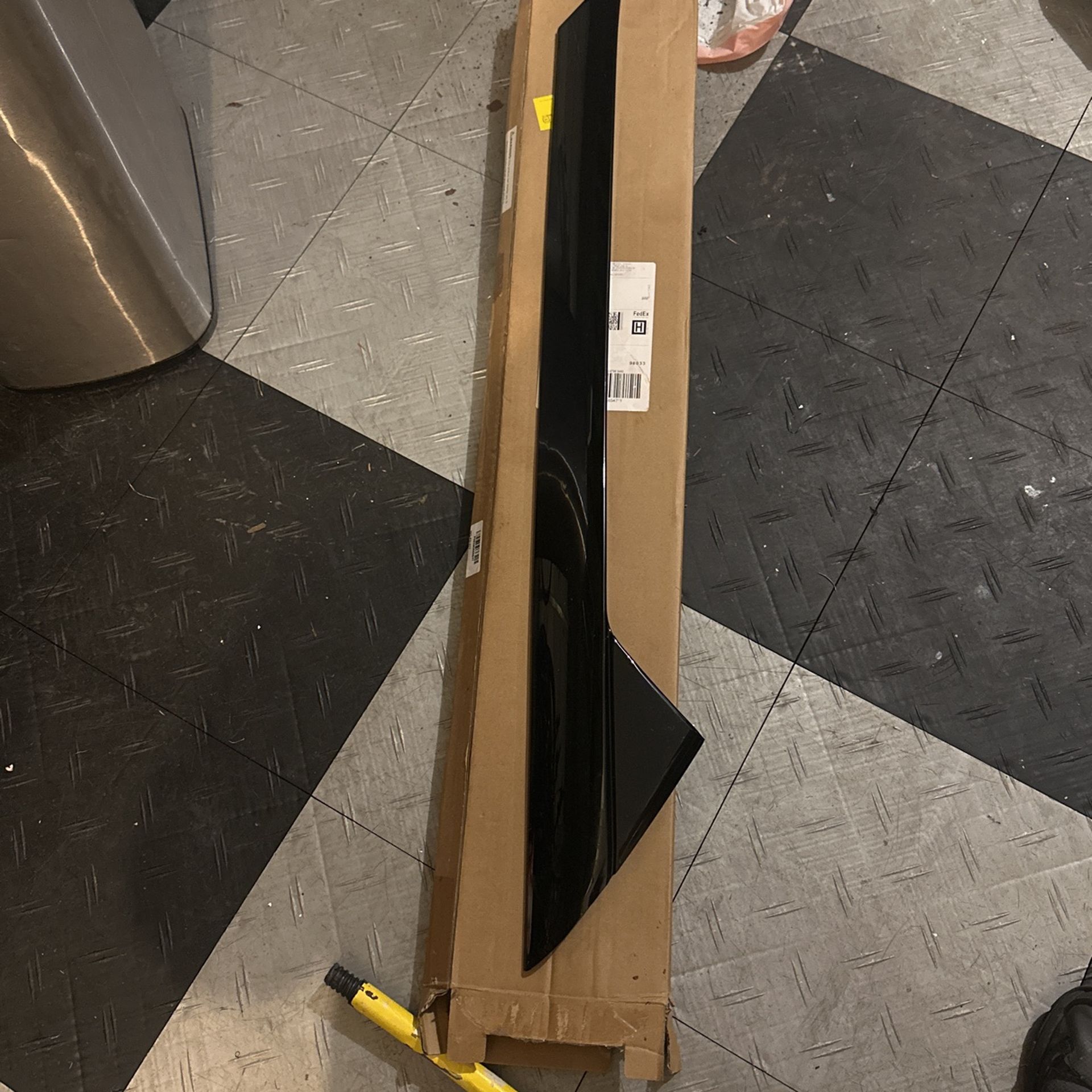 Left Side Window Trim Molding Ford Explorer Black Colour