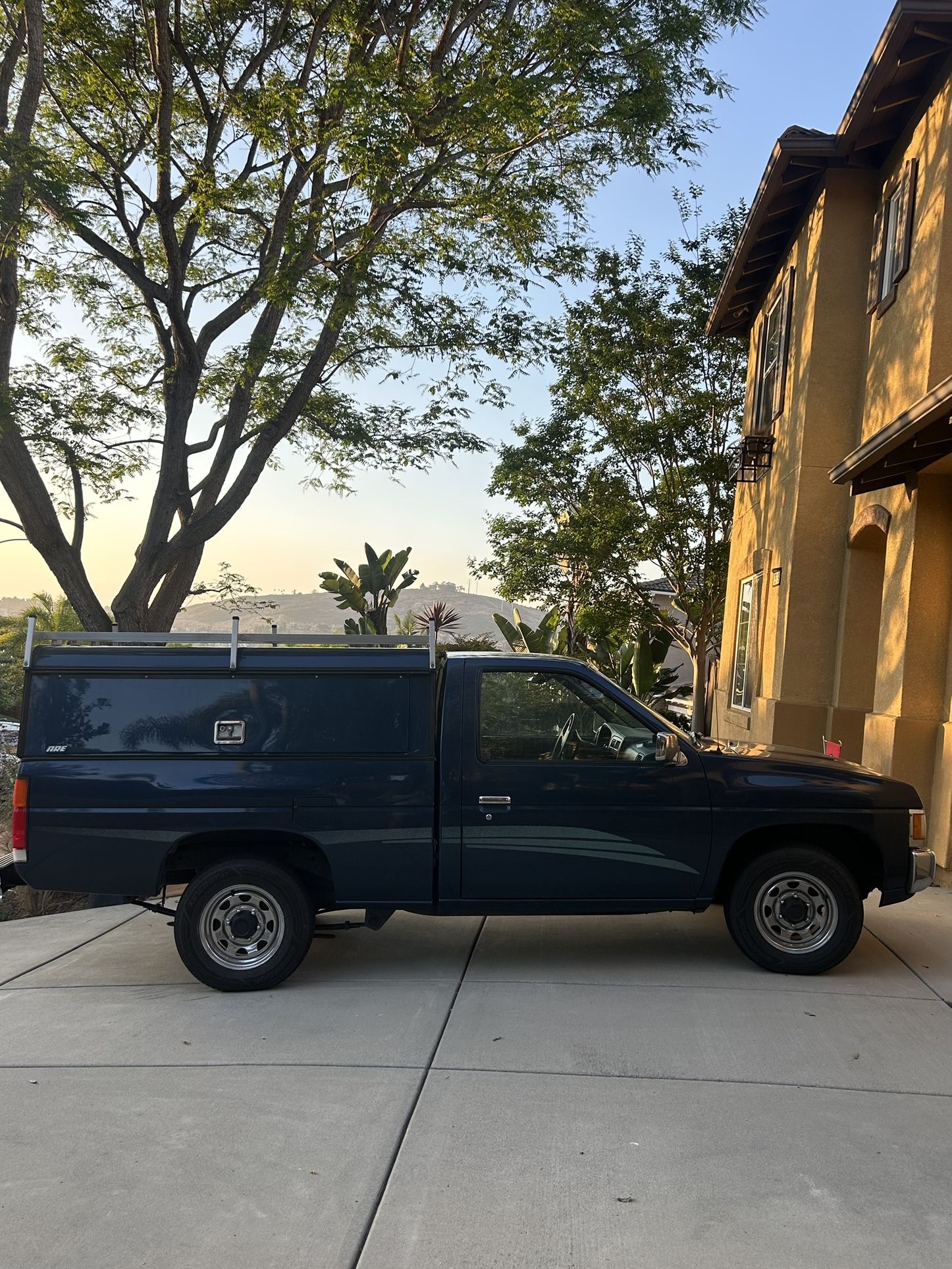 1994 Nissan Hardbody Camper Shell / Truck Cap with Ladder Rack