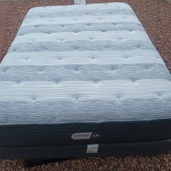 Queen Size Mattress And Box Spring 