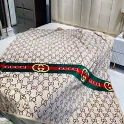 FIRM IN MERCED‼️THIN BLANKET NEW...NO TRADES 