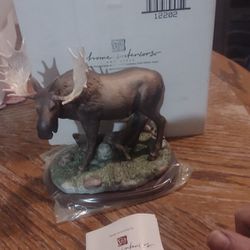 Elegant HOMCO Home Interiors MASTERPIECE PORCELAIN Wilderness Moose 12202-03