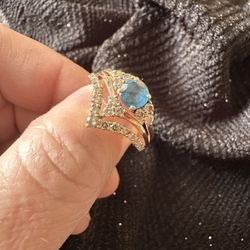 LeVian 14kt Gold Ring With Diamonds And Blue Topaz
