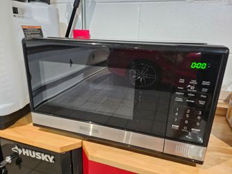 Black+Decker Countertop Microwave