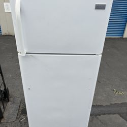 Frigidaire Refrigerator 