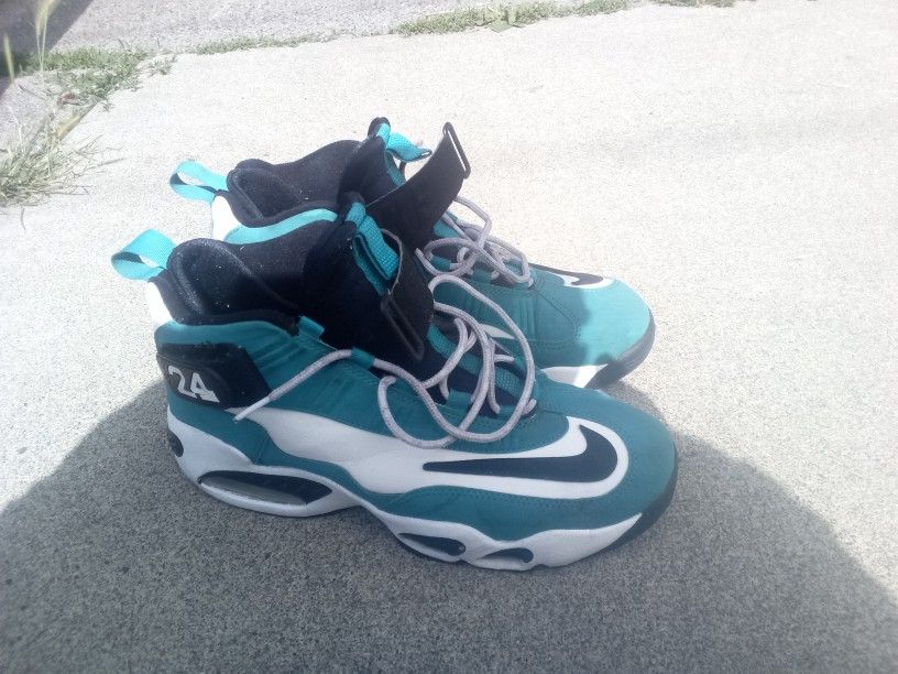 Ken Griffeys Size 12