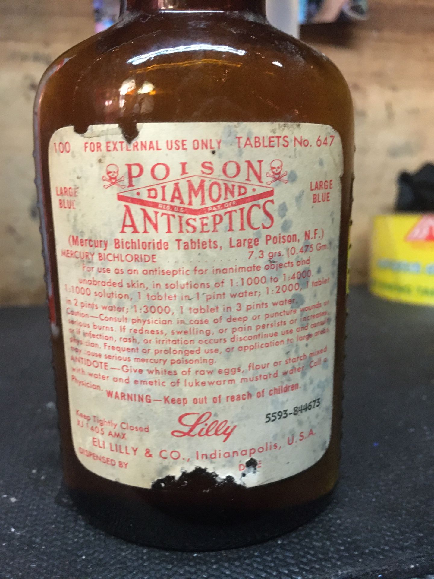 Diamond antiseptics”Poison”antique bottle