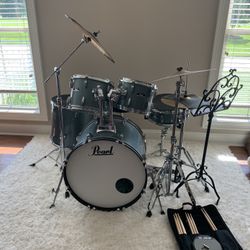 Pearl Roadshow Drum Set