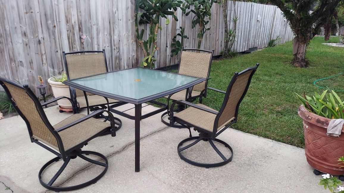 Outdoor Dining Set