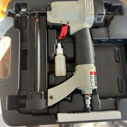 BN 125A Porter Cable pneumatic brad nailer, with storage case, owner's manual