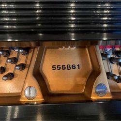 Steinway & son's baby grand piano model M