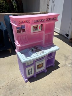 Toy Kitchen