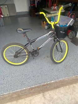 20 in bike  crew stadium seats fishing pole like new all for just $85
