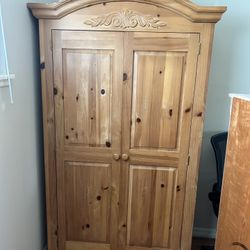 Wardrobe closet