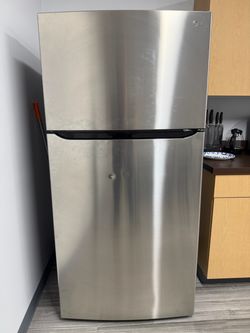 LG Fridge - LTWS24223S