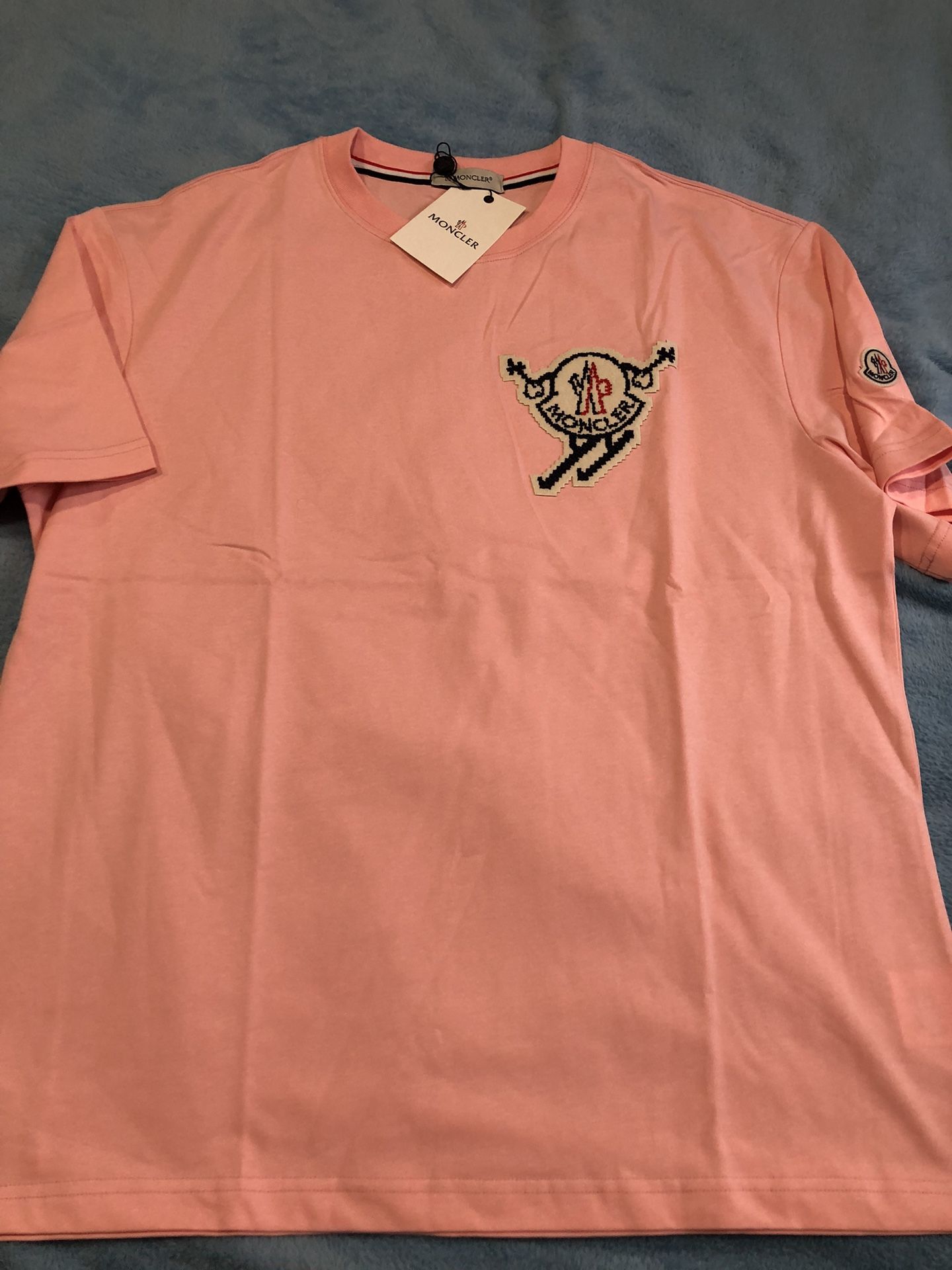 Pink Moncler T-shirt. S,m,l,xl
