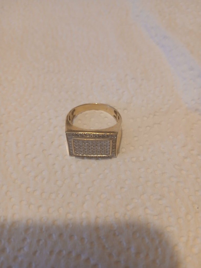 10 K Men's Gold And Diamond Men's Ring