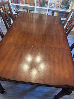 Dining Room Table w/chairs