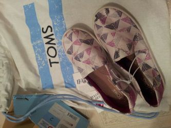 New Girls Toms Shoes sz 2 youth with box backpack