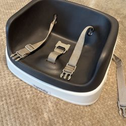 White Ingenuity Smart Clean Toddler Booster Seat - Slate With Clickable Straps. Works Great! Portable