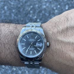 Gray Sub Watch 