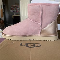 UGG Women's Classic Mini Shine Fashion Boot Size 7 - 1120872 - New in Box