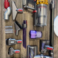 Dyson v15 with stand ( please read directions)