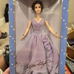 Elizabeth Taylor White Diamonds Doll