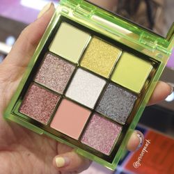 Huda Neon Green Eyeshadow Palette 