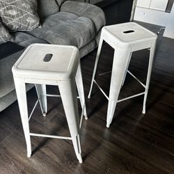 Set of 4 White Industrial Metal Bar Stools – Stylish, Sturdy & Affordable