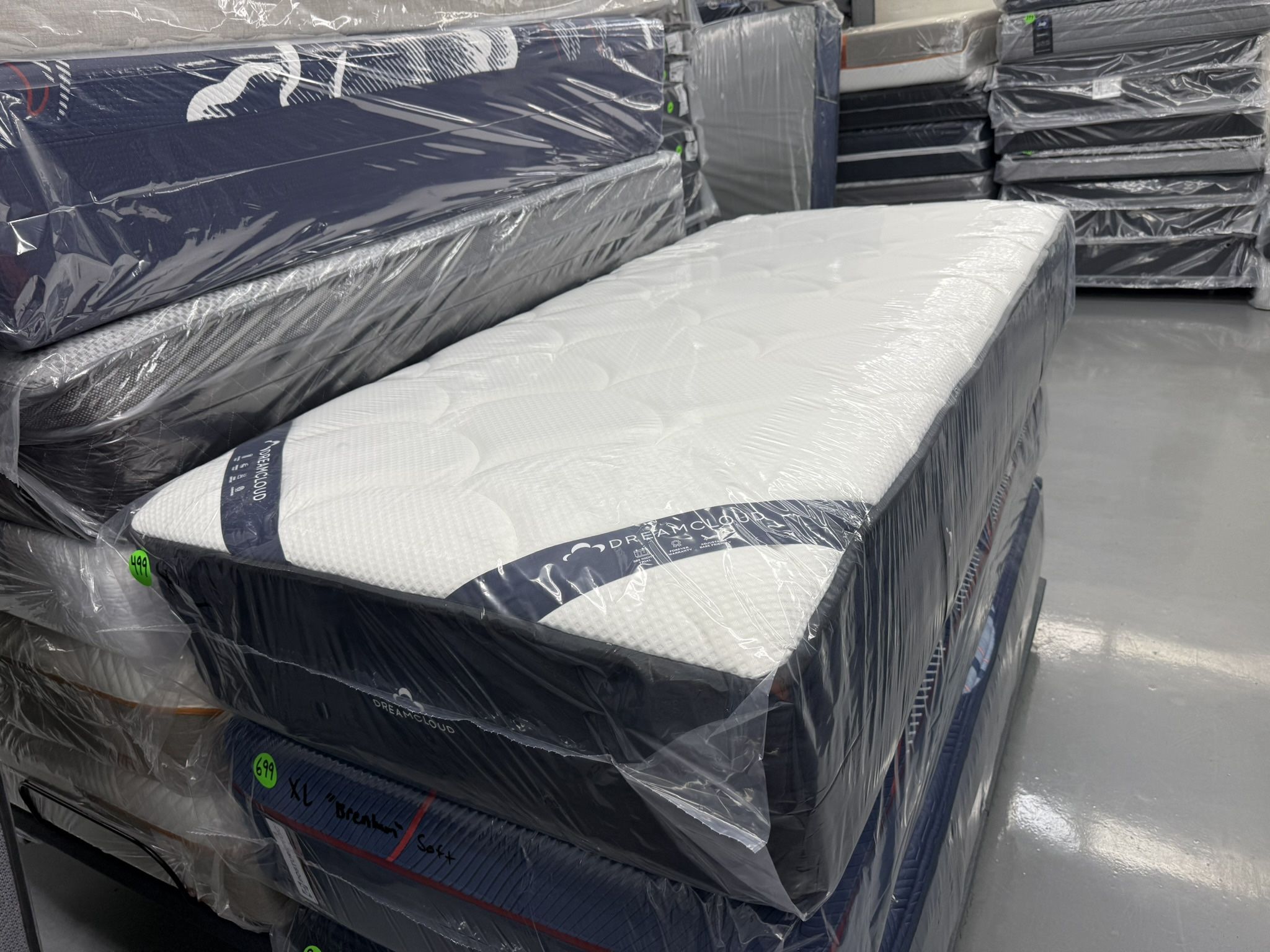 TWIN XL DREAMCLOUD MATTRESS & BOX SPRING BED SET