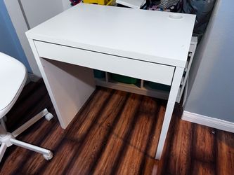 Small desk